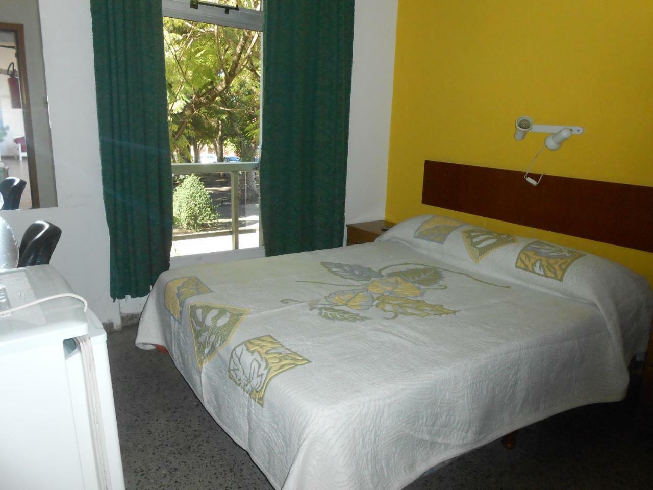 Hotel 25 De Mayo Fray Bentos Kültér fotó